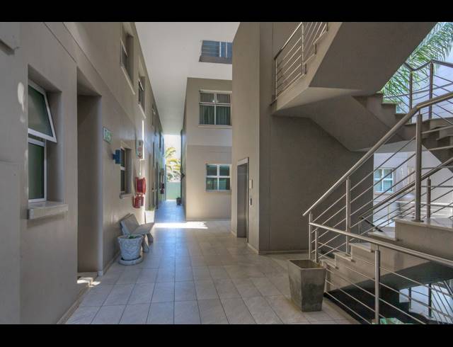 2 BEDROOM APARTMENT FOR SALE IN BRYANSTON